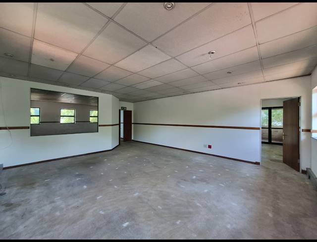 549M² OFFICE TO LET IN SUNNINGHILL